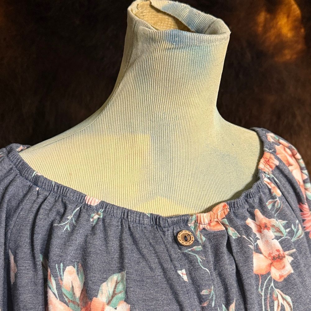 Floral Off-Shoulder Short Sleeve Top L (3750) - Picture 2 of 4